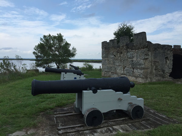 Fort_Frederica_Cannons